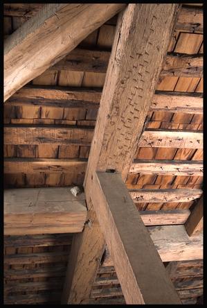 Teeth marks on timbers from straightening kerf on a saw by pound
