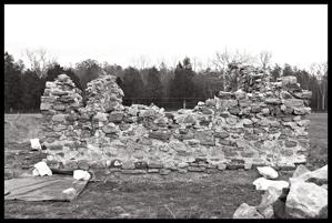 18th-c storehouse built from stone rubble and brick dressings sa