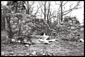 18th-c storehouse built from stone rubble and brick dressings sa