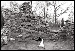 18th-c storehouse built from stone rubble and brick dressings sa