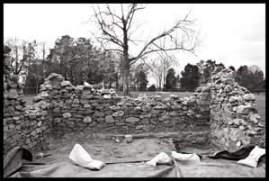 18th-c storehouse built from stone rubble and brick dressings sa