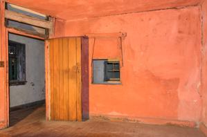 Door and rob light in second-story quarter