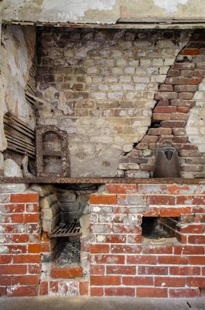 1850s stew stove detail