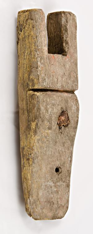 Possible curtain bracket discovered in back area, 1719