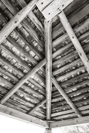 Built late 18th c; modiied in the 1830s; hip rafter of shed