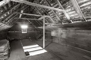 Built late 18th c; modiied in the 1830s; attic storage