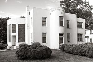 1840s house transformed in 1936, Moorefiled probable architect
