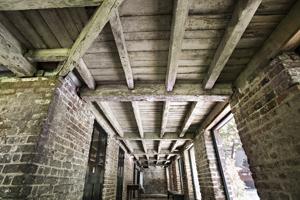 Porch framing rebuilt about 1800 but pocketing replacement summe