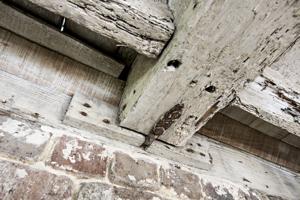 Porch framing rebuilt about 1800 but pocketing replacement summe