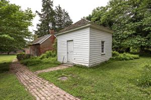 ca. 1830 dairy converted to a laundry in 20th century