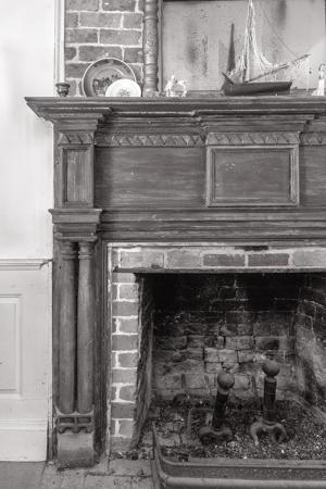 Detail 1840s mantel