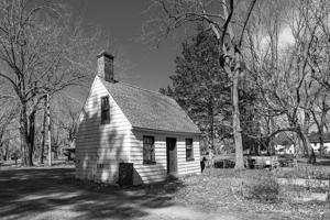 Buillt 1867 for aa Black woman caretaker; possibly earthfast