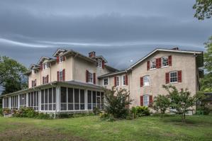 18th-century timber frame house remodeled in 1859