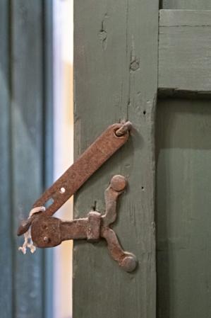 Casa Forte,  door latch