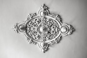 Passage ceiling medallion