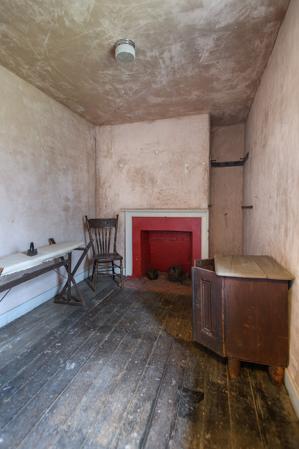 Second-story quarter above kitchen, 1804 or not long thereafter