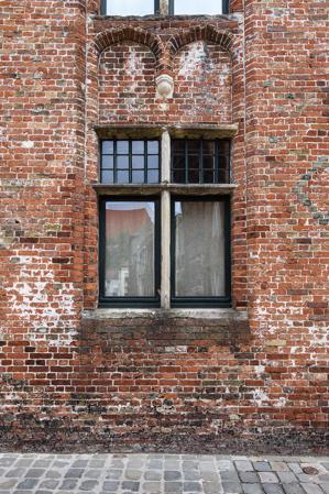 Early window detail