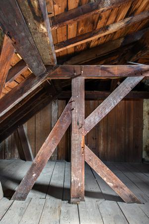 Detail of queen post, struts, and straining beam