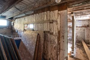 Cellar partition with rob light; ca. 1780