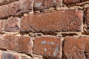 Brick detail, west facade of north wing, 1695-97