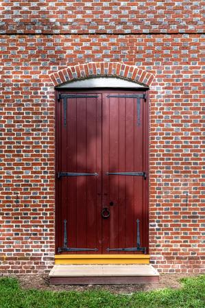 Segmental arch over front door with glazed headers; 1733