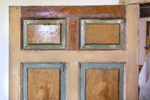 1835 grained paint scheme, with remnants of 1870s paint showing 