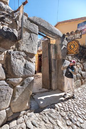 Doorway and remains of Inca stonework in village (2400s)