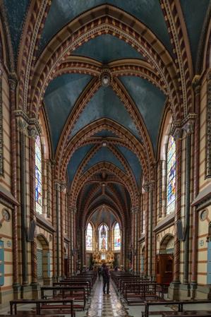 Nave; designed by Emilio Tarlier; built 1892-1909