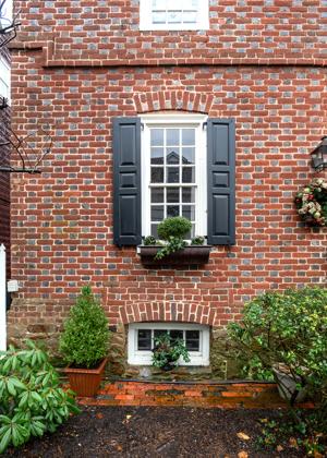 Cellar window on Queen Street front; ca, 1730