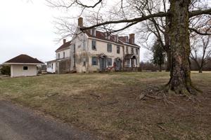2-story house constructed ca. 1800-10; hyphen and wing ereccted 