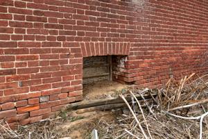 Cellar window arch, gable end, ca. 1815-30