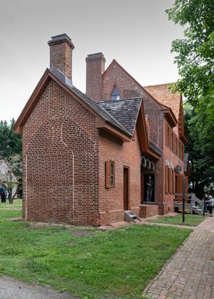 Parson Thorne House, Silver Hill Farm, 501 Northwest Front Stree