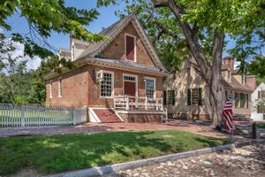 Built 1739; one of the earliest surviving stores in Virginia. Tr