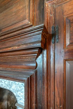 Mantel in inner room, 1720s