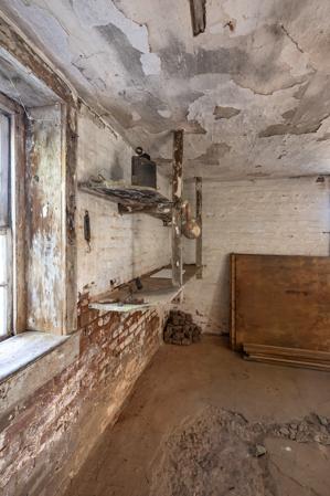 Hanging shelf in kitchen; 1834-36