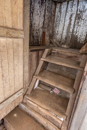 Double set of ladder stairs in home house quarter, ca. 1850