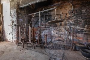 Hand-forged crane in kitchen; 1834-36