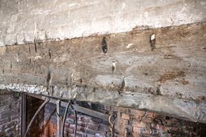 Burn marks on kitchen lintel; 1834-36
