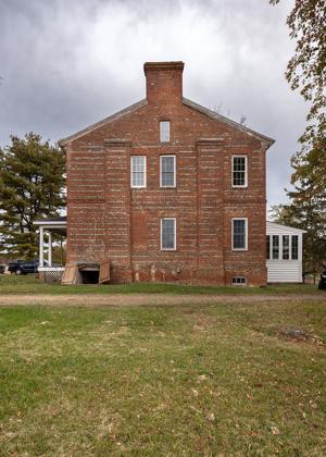 1-to-3 banding on gable with glazed header course banding; 1790s