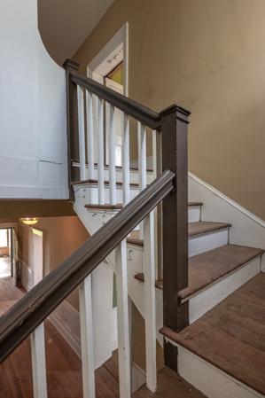 Stairs at landing, 1790s