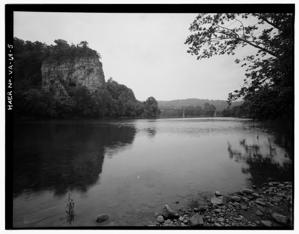 Built in 1915-1916 by the Virginia Bridge and Iron Company of Ro