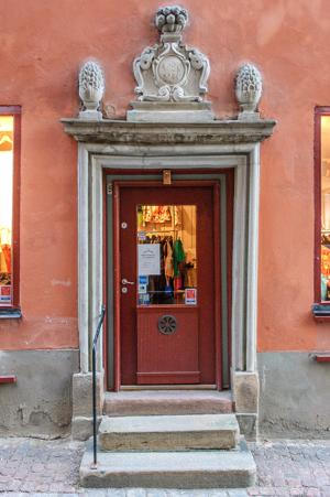 Doorway, with date Anno 1675