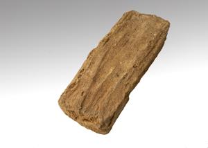 Yellow Dutch brick used in well, likely dating to the 1st half o