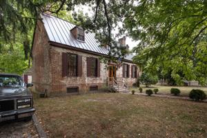Front elevation; 1750