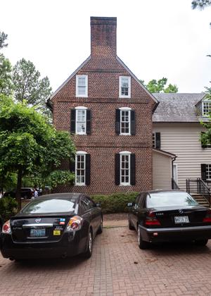 Header bond brick end added in the 1740s